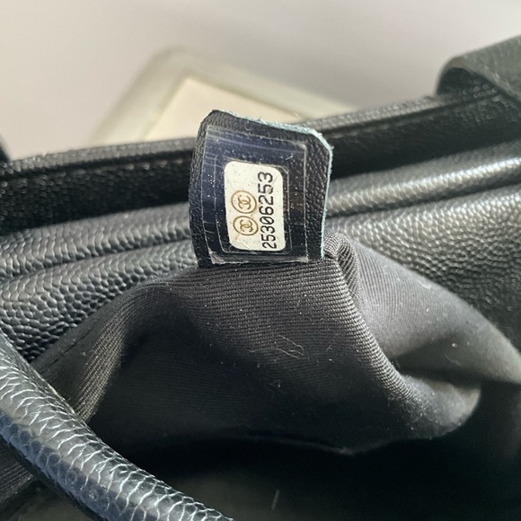 CHANEL 18P Urban Companion Caviar Quilted Shopping Tote - Picture 10 of 10